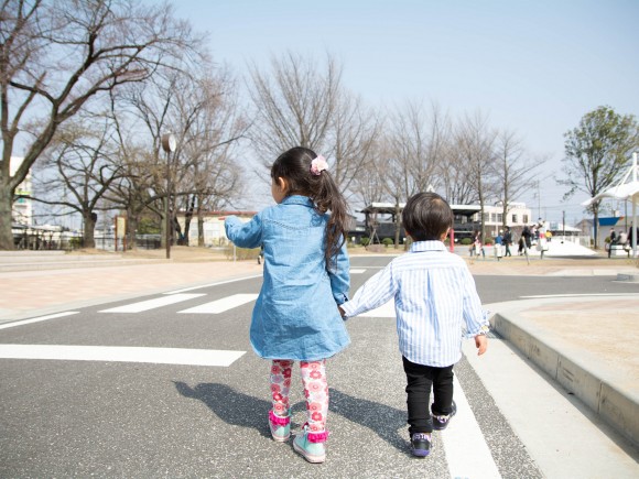 あなたはどう思う?話題の子育てグッズ”迷子紐”問題