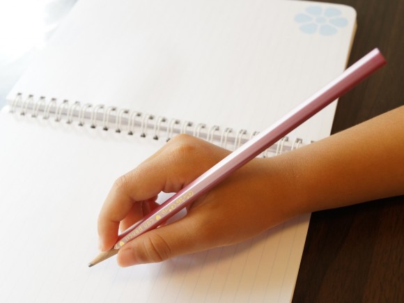 子どもの学習開始時期はいつが適正?
