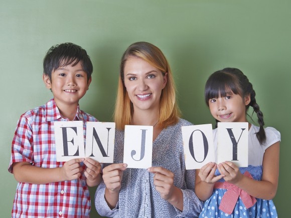 「聞き流し」だけではNG? 英語を身につけるには 「語りかけ」が重要だった!
