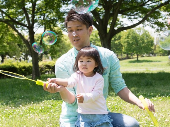 遠くの自然より近所の公園!パパにしかできない外遊びを極めよう【理想のパパになる 第3回】