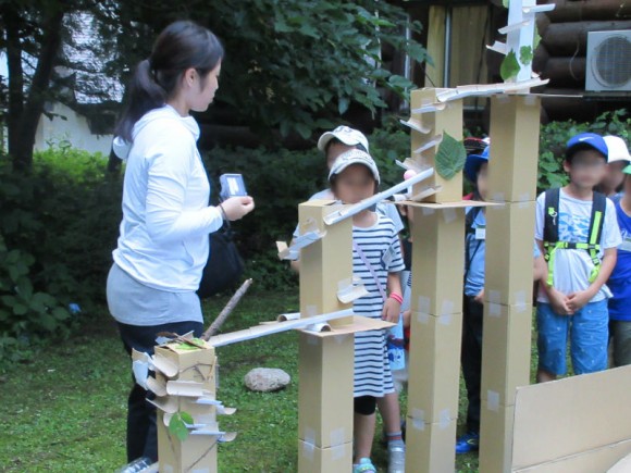 巨大ピタゴラ装置づくりも!伸芽会が手掛ける学童サマーキャンプとは?