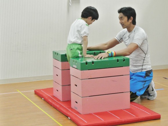 乗り物酔い、高い所が怖い…今の子に足りない、幼児体操で伸ばせる4つの感覚とは?