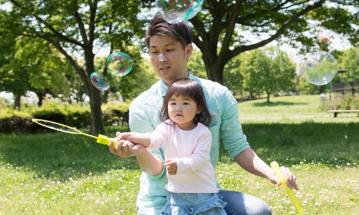 遠くの自然より近所の公園！パパにしかできない外遊びを極めよう【理想のパパになる 第3回】