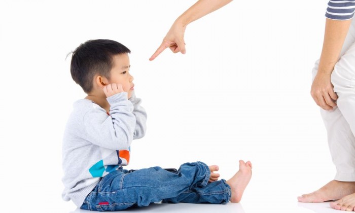 親が注意すべき子どもの危険なウソ。その原因と対策とは？