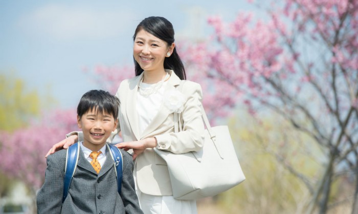 NOコサージュでも華やかに！今どきママの卒園・入学式ファッション新常識