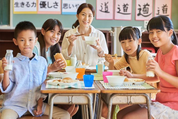 有名小学校給食料理長に聞く！給食に力を入れている学校の見分け方