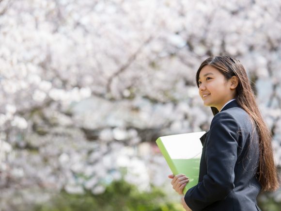 ママ必見 前抱き抱っこの弊害 あなたのお子さんの足は正しく成長できていますか Shinga Farm