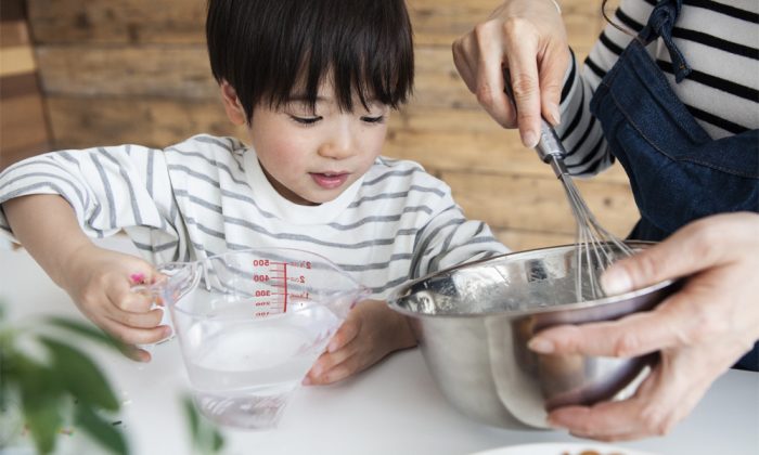 食育って何歳から何をすればいいの？【年齢別で解説】おうちでできる「食育」と発達のこと