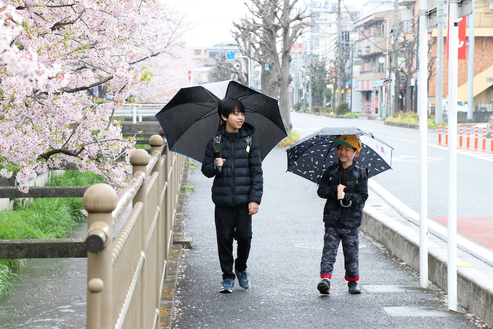 自然なあいさつや返事は親がお手本を見せて