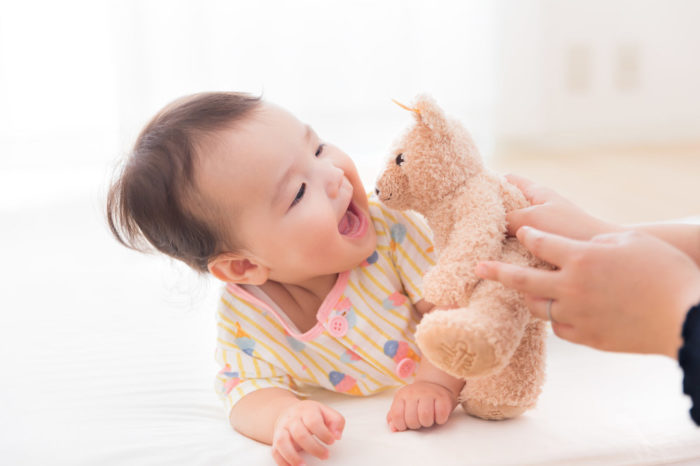 性別にとらわれない玩具が増えるフランス。ぬいぐるみや赤ちゃん人形で情緒を育む